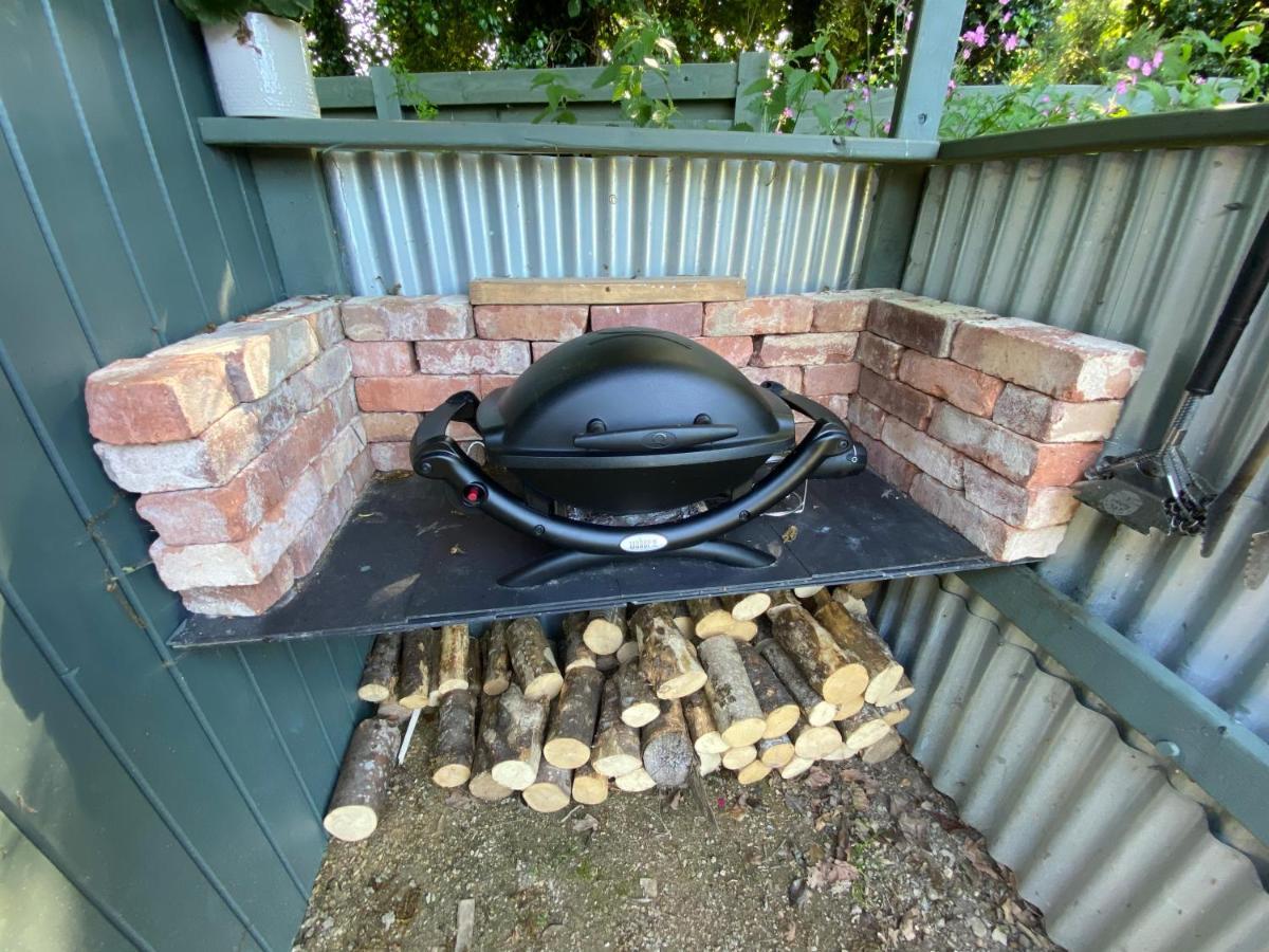 Cosy Double Shepherds Hut In Beautiful Wicklow With Underfloor Heating Throughout Rathnew エクステリア 写真