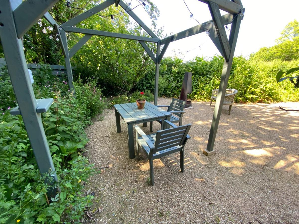 Cosy Double Shepherds Hut In Beautiful Wicklow With Underfloor Heating Throughout Rathnew エクステリア 写真