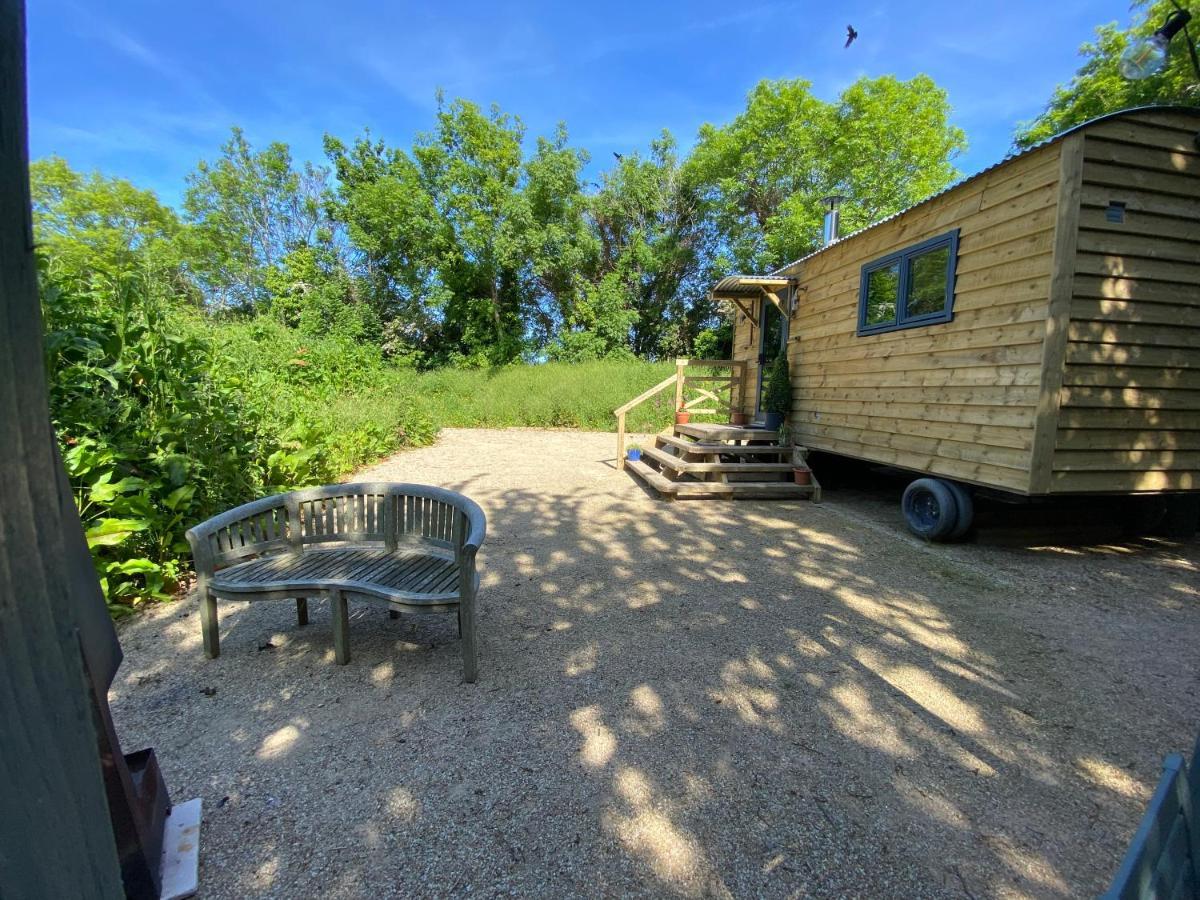 Cosy Double Shepherds Hut In Beautiful Wicklow With Underfloor Heating Throughout Rathnew エクステリア 写真