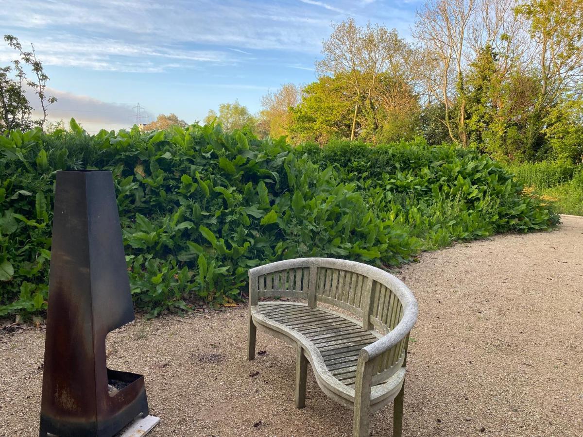 Cosy Double Shepherds Hut In Beautiful Wicklow With Underfloor Heating Throughout Rathnew エクステリア 写真