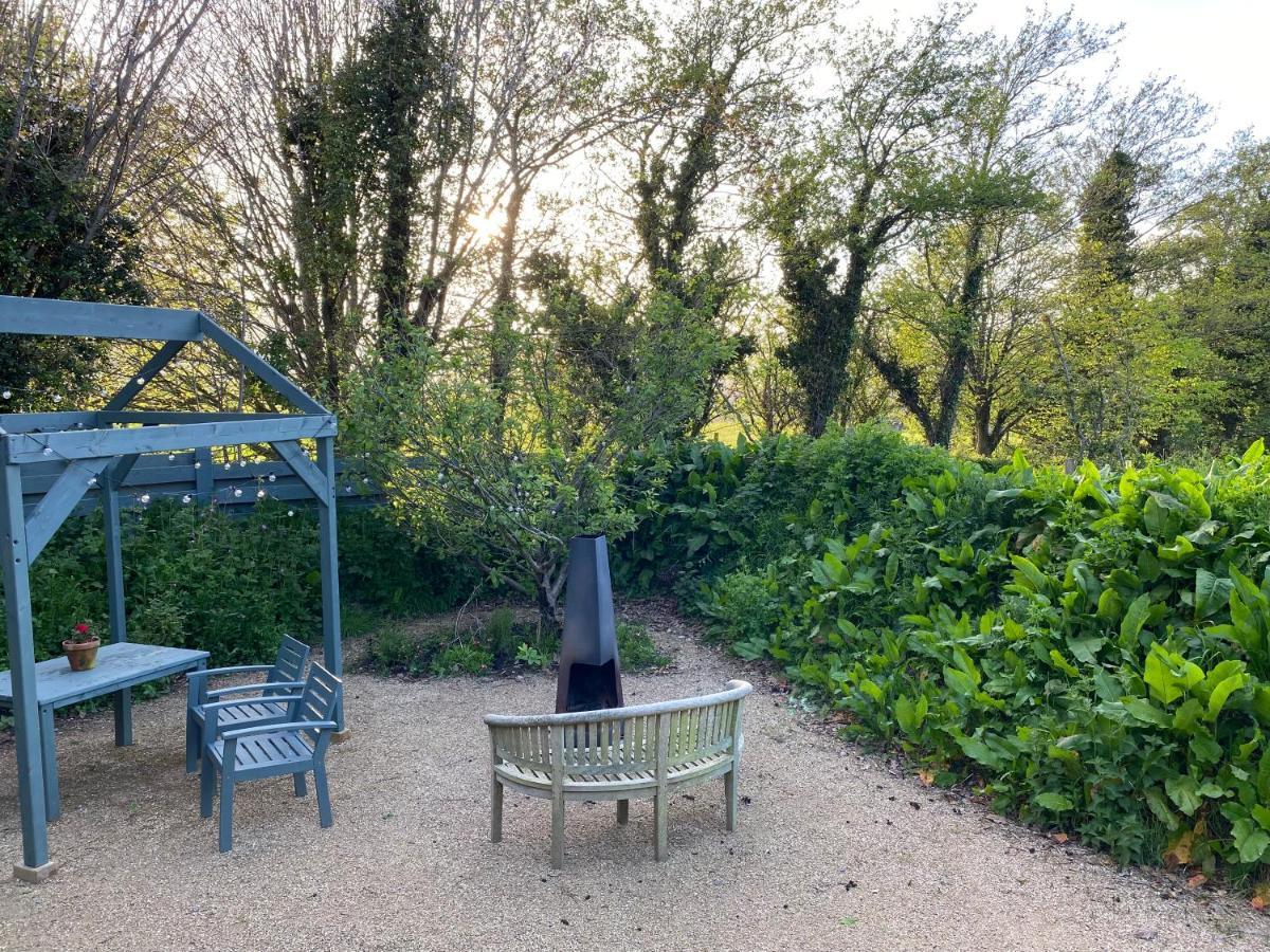 Cosy Double Shepherds Hut In Beautiful Wicklow With Underfloor Heating Throughout Rathnew エクステリア 写真