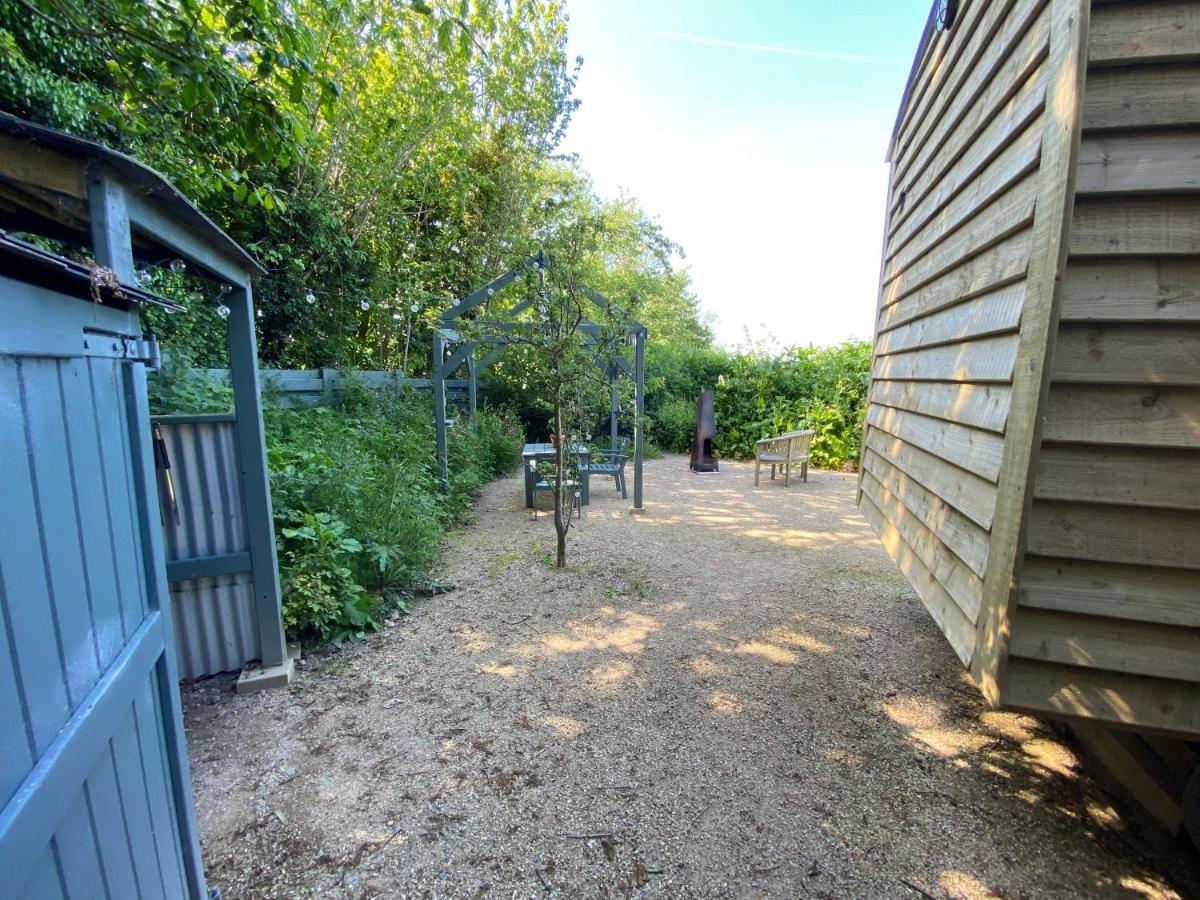 Cosy Double Shepherds Hut In Beautiful Wicklow With Underfloor Heating Throughout Rathnew エクステリア 写真